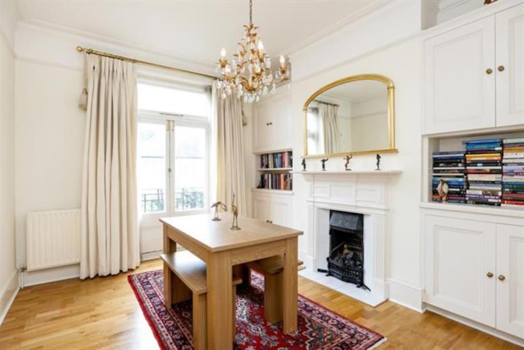 Large 3 Bed Flat In Central Wimbledon London Exterior photo
